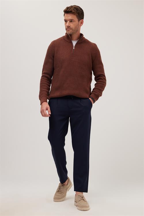 Erkek Slim Fit Dar Kesim Lastikli Bel Bağcık Detaylı Pileli Lacivert Pantolon
