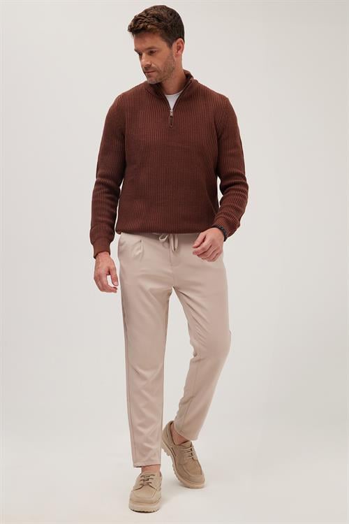 Erkek Slim Fit Dar Kesim Lastikli Bel Bağcık Detaylı Pileli Taş Pantolon