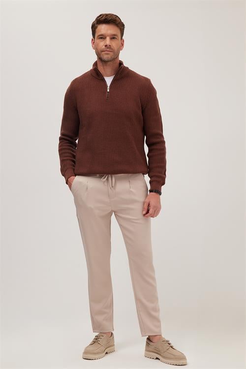 Erkek Slim Fit Dar Kesim Lastikli Bel Bağcık Detaylı Pileli Taş Pantolon