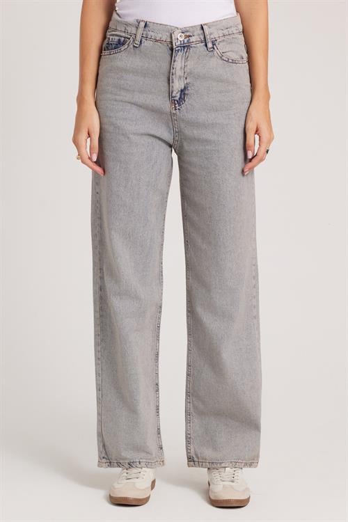 Kadın Regular Fit Klasik Kesim Pamuklu Bol Paça Koyu Açık Gri Jean Pantolon