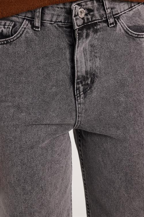 Kadın Regular Fit Klasik Kesim Pamuklu Bol Paça Antrasit Jean Pantolon