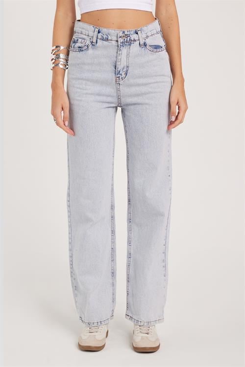 Kadın Regular Fit Klasik Kesim Pamuklu Bol Paça Açık Mavi Jean Pantolon