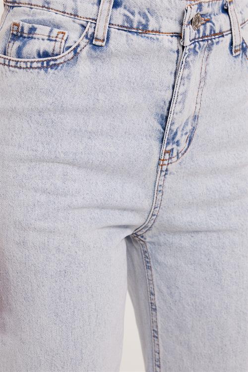 Kadın Regular Fit Klasik Kesim Pamuklu Bol Paça Açık Mavi Jean Pantolon