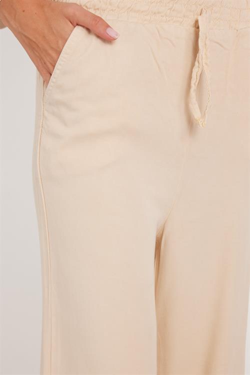 Kadın Regular Fit Klasik Kesim Pamuklu Geniş Paça Bej Pantolon