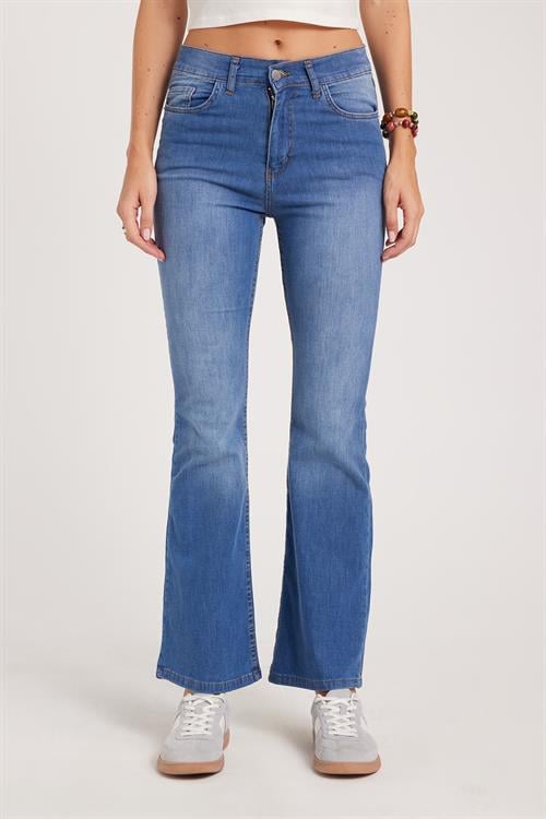 Kadın Regular Fit Klasik Kesim Pamuklu İspanyol Paça Lacivert Jean Kot Pantolon