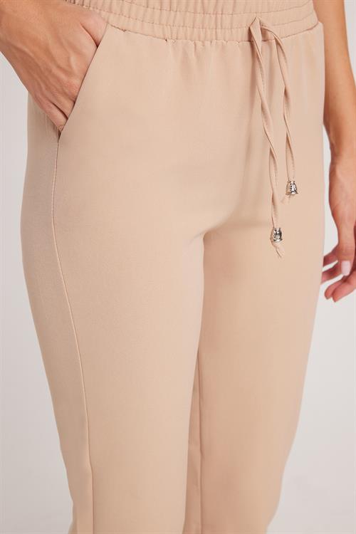 Kadın Relax Fit Rahat Kesim Yüksel Bel Dar Paça Beli Lastikli Bağcıklı Açık Bej Pantolon