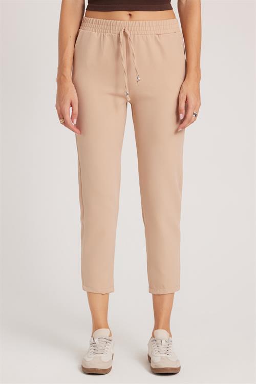 Kadın Relax Fit Rahat Kesim Yüksel Bel Dar Paça Beli Lastikli Bağcıklı Açık Bej Pantolon