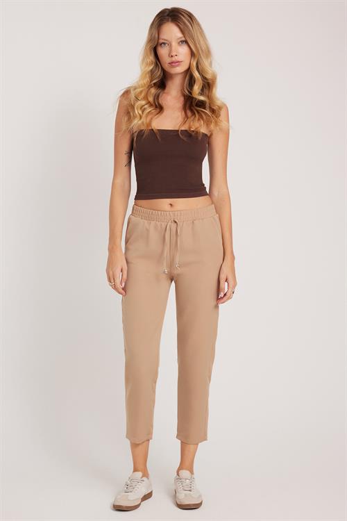 Kadın Relax Fit Rahat Kesim Yüksel Bel Dar Paça Beli Lastikli Bağcıklı Bej Pantolon