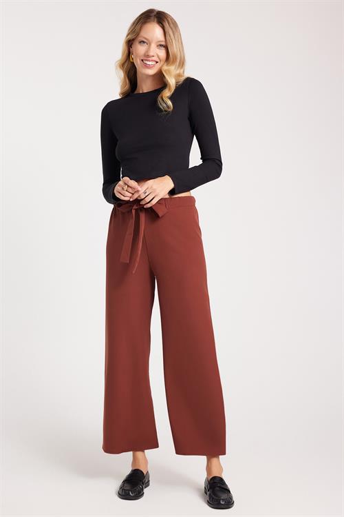 Kadın Relax Fit Rahat Kesim Lastikli Kuşak Bağlamalı Geniş Paça Kahverengi Pantolon