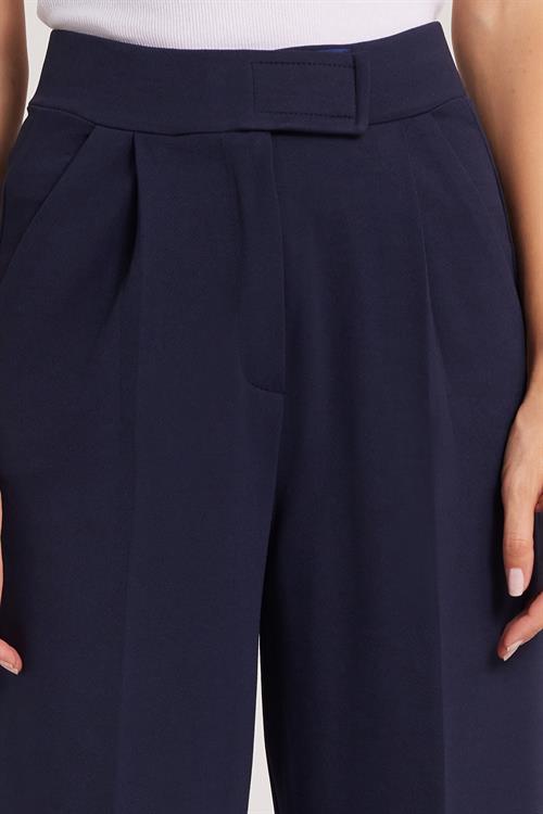 Kadın Regular Fit Klasik Kesim Cırt Kapamalı Geniş Paça Lacivert Pantolon