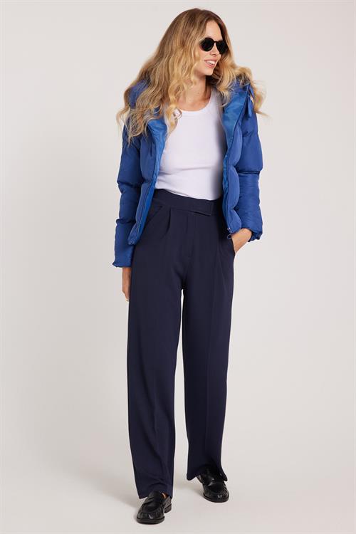 Kadın Regular Fit Klasik Kesim Cırt Kapamalı Geniş Paça Lacivert Pantolon