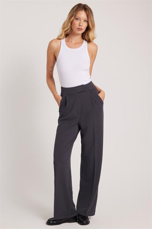 Kadın Regular Fit Klasik Kesim Cırt Kapamalı Geniş Paça Antrasit Pantolon
