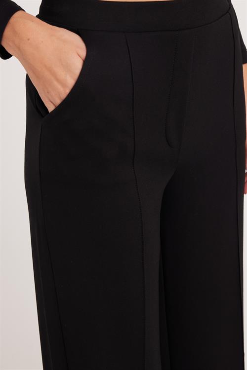 Kadın Relax Fit Rahat Kesim Modal Kumaş Yüksel Bel Geniş Paça Siyah Pantolon