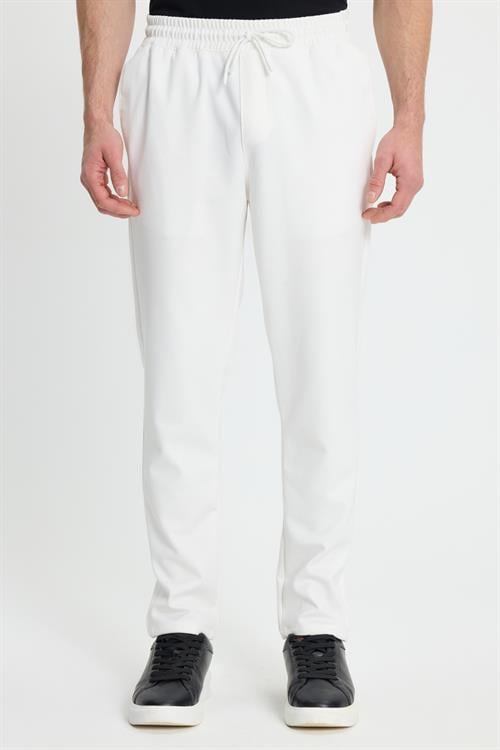 Erkek Regular Fit Klasik Kesim Beli Lastikli Bağcıklı Koyu Beyaz Jogger Pantolon