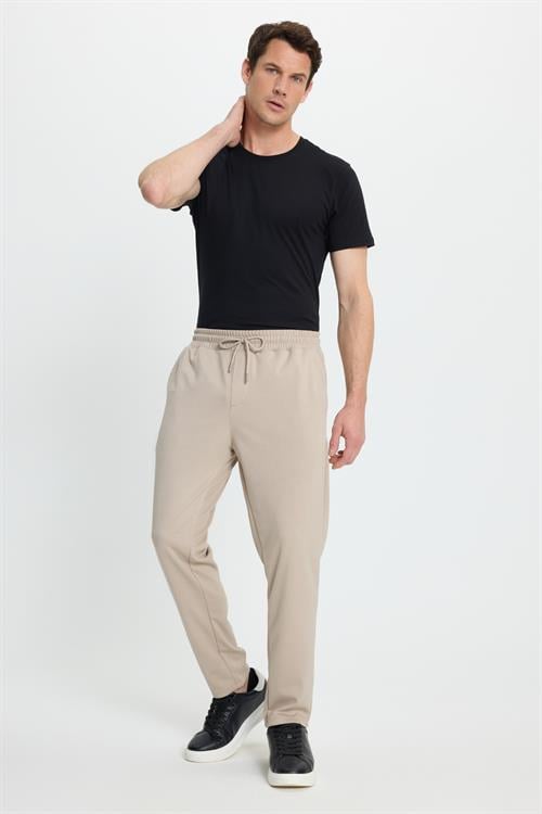 Erkek Regular Fit Klasik Kesim Beli Lastikli Bağcıklı Bej Jogger Pantolon