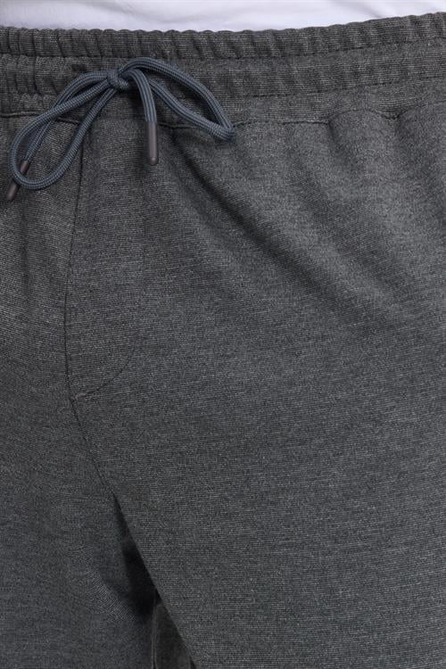 Erkek Regular Fit Klasik Kesim Beli Lastikli Bağcıklı Koyu Gri Jogger Pantolon