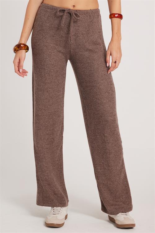 Kadın Relax Fit Rahat Kesim Beli Bağcıklı Geniş Paça Kahverengi Pantolon