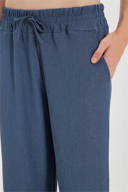 Kadın Regular Fit Klasik Kesim Pamuklu Beli Bağcıklı Desenli Çift Cepli İndigo Pantolon