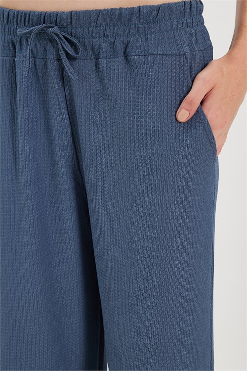Kadın Regular Fit Klasik Kesim Pamuklu Beli Bağcıklı Desenli Çift Cepli İndigo Pantolon