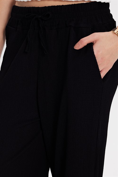 Kadın Regular Fit Klasik Kesim Pamuklu Beli Bağcıklı Desenli Çift Cepli Siyah Pantolon