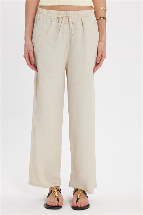 Kadın Regular Fit Klasik Kesim Pamuklu Beli Bağcıklı Desenli Çift Cepli Krem Pantolon