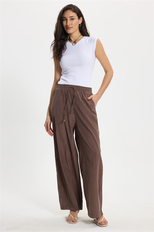 Kadın Relax Fit Rahat Kesim Beli Bağcıklı Lastikli Yumuşak Dokulu Çift Cepli Kahverengi Pantolon 