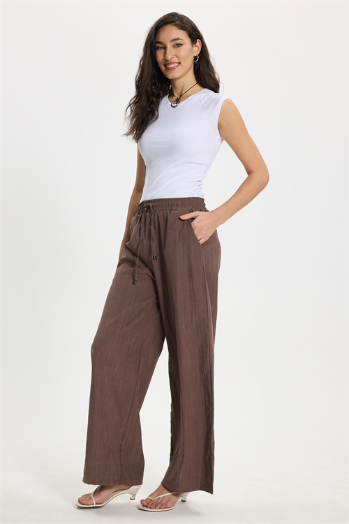 Kadın Relax Fit Rahat Kesim Beli Bağcıklı Lastikli Yumuşak Dokulu Çift Cepli Kahverengi Pantolon 