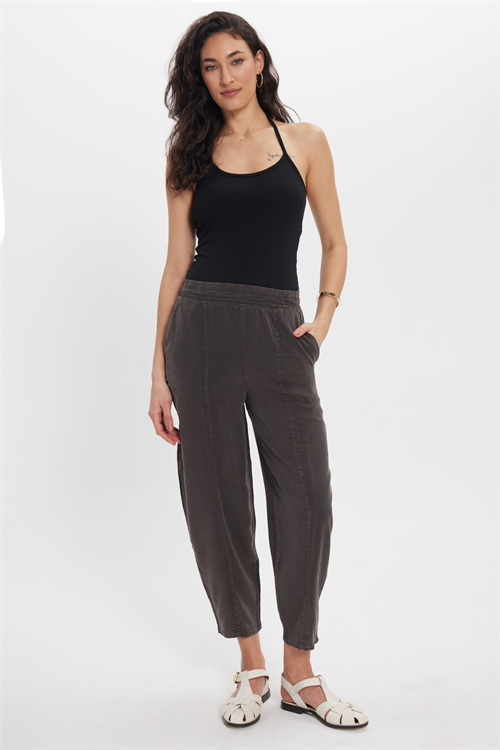 Kadın Relax Fit Rahat Kesim Beli Lastikli Yumuşak Dokulu Çift Cepli Kahverengi Pantolon