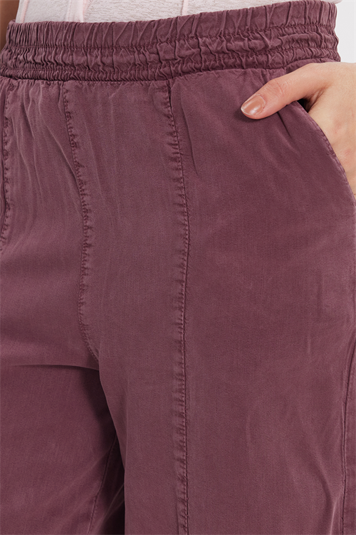 Kadın Relax Fit Rahat Kesim Beli Lastikli Yumuşak Dokulu Çift Cepli Mürdüm Pantolon