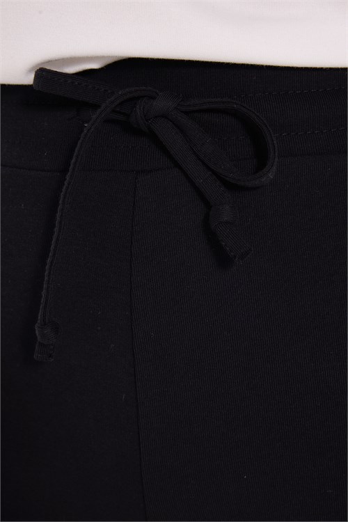 Kadın Regular Fit Klasik Kesim Pamuklu Likralı Beli Bağcıklı Yüksek Bel Bol Paça Siyah Pantolon