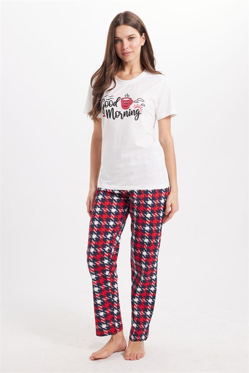 Kadın Regular Fit Klasik Kesim Pamuklu Bisiklet Yaka Kısa Kollu Baskılı Beyaz Pijama Takımı