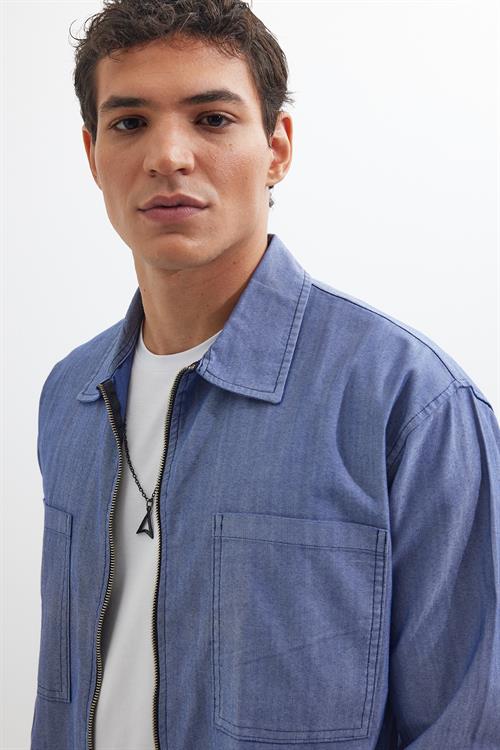 Relax Fit Uzun Kollu Denim Kot Parça Boyalı Çift Cep Fermuarlı Mavi Gömlek
