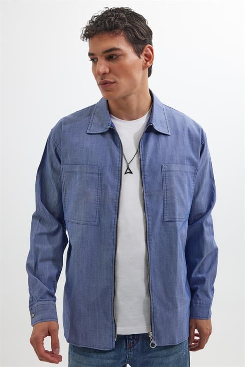 Relax Fit Uzun Kollu Denim Kot Parça Boyalı Çift Cep Fermuarlı Mavi Gömlek