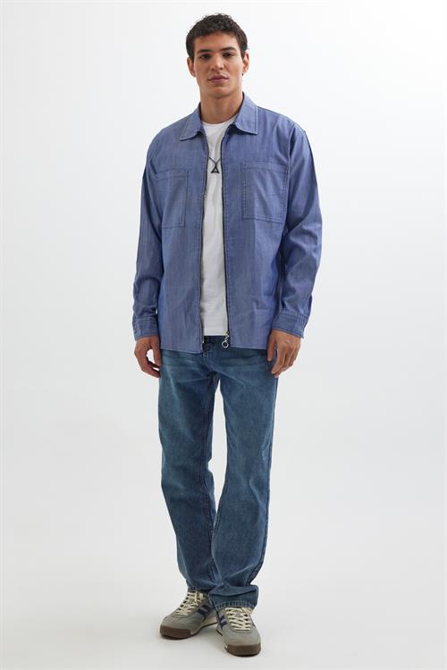 Relax Fit Uzun Kollu Denim Kot Parça Boyalı Çift Cep Fermuarlı Mavi Gömlek