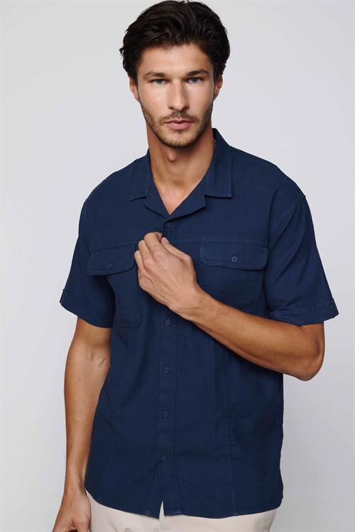 Erkek Relax Fit Rahat Kesim Oversize Kısa Kollu %100 Pamuk Keten Doku Çift Cep Apaş Yaka Lacivert Gömlek