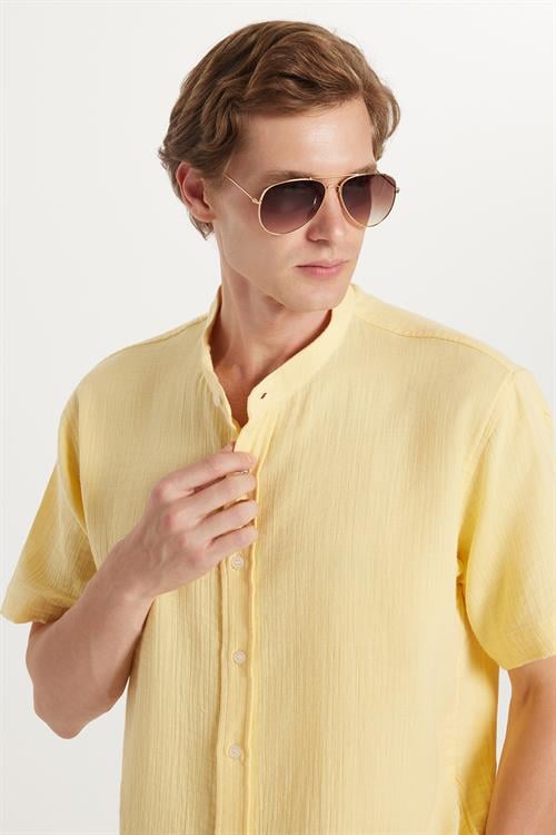 Erkek Relax Fit Rahat Kesim Oversize %100 Pamuk Müslin Kumaş Kısa Kollu Spor Hakim Yaka Sarı Gömlek