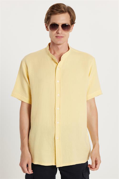 Erkek Relax Fit Rahat Kesim Oversize %100 Pamuk Müslin Kumaş Kısa Kollu Spor Hakim Yaka Sarı Gömlek