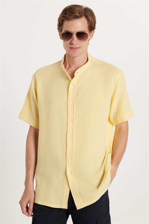 Erkek Relax Fit Rahat Kesim Oversize %100 Pamuk Müslin Kumaş Kısa Kollu Spor Hakim Yaka Sarı Gömlek