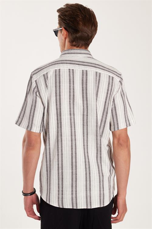Erkek Regular Fit Klasik Kesim Oversize %100 Pamuk Keten Doku Tek Cepli Çizgili Kısa Kollu Gömlek