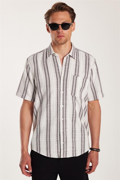 Erkek Regular Fit Klasik Kesim Oversize %100 Pamuk Keten Doku Tek Cepli Çizgili Kısa Kollu Gömlek