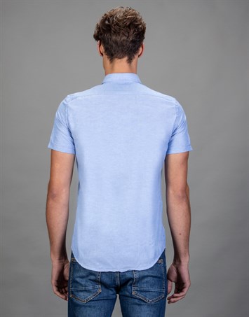Erkek Slim Fit Dar Kesim Kısa Kollu Pamuklu Oxford Doku Sax Mavi Düğmeli Yaka Gömlek