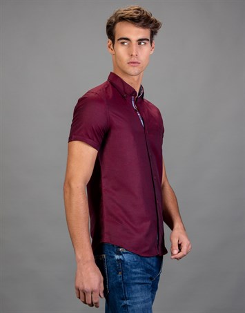 Erkek Slim Fit Dar Kesim Kısa Kollu Pamuklu Oxford Doku Kolay Ütülenebilir Bordo Düğmeli Yaka Gömlek