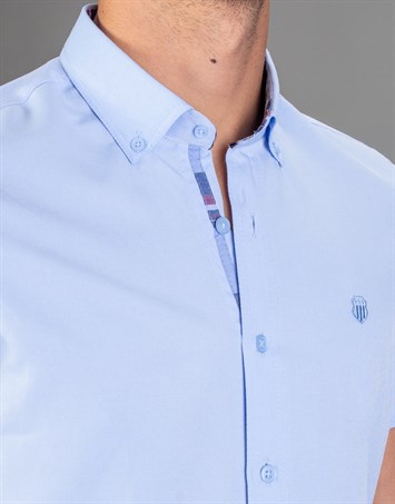 Erkek Slim Fit Dar Kesim Kısa Kollu Pamuklu Oxford Doku Kolay Ütülenebilir Mavi Düğmeli Yaka Gömlek