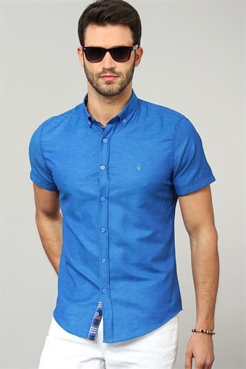 Erkek Slim Fit Dar Kesim Kısa Kollu Pamuklu Oxford Doku Sax Mavi Düğmeli Yaka Gömlek