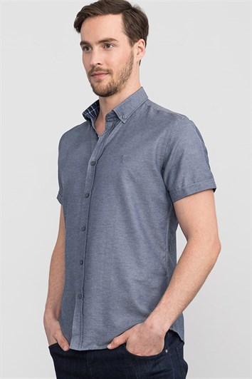 Erkek Slim Fit Dar Kesim Kısa Kollu Pamuklu Oxford Doku Lacivert Düğmeli Yaka Gömlek