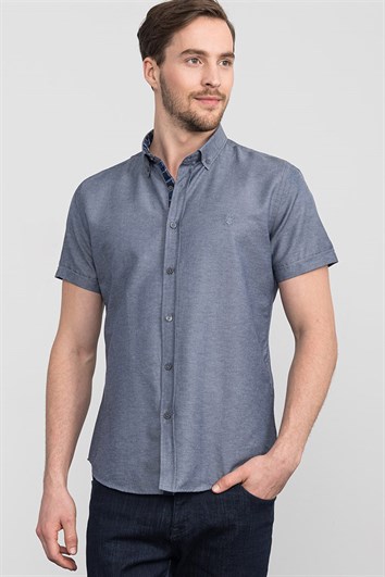 Erkek Slim Fit Dar Kesim Kısa Kollu Pamuklu Oxford Doku Lacivert Düğmeli Yaka Gömlek