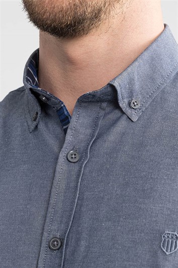 Erkek Slim Fit Dar Kesim Kısa Kollu Pamuklu Oxford Doku Lacivert Düğmeli Yaka Gömlek