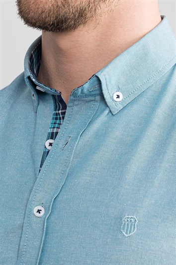 Erkek Slim Fit Dar Kesim Kısa Kollu Pamuklu Oxford Doku Kolay Ütülenebilir Yeşil Düğmeli Yaka Gömlek
