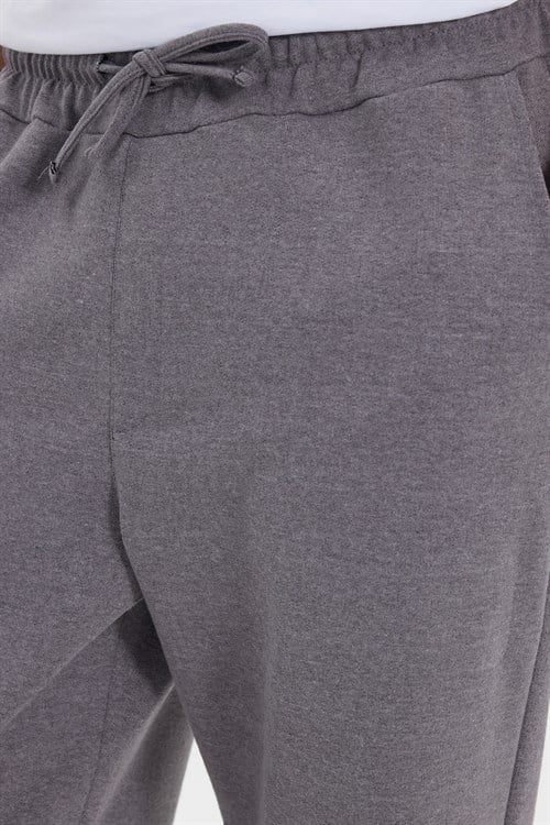 Erkek Gri Pamuklu Baggy Fit Rahat Kesim Beli Bağcıklı Yan Cepli Örme Eşofman Altı