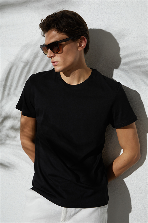 Unisex Slim Fit Dar Kesim %100 Pamuk Yumuşak Dokulu Siyah Bisiklet Yaka Tişört